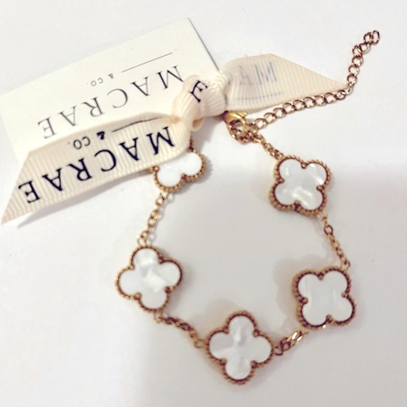 NWT Reversible Gold/White Clover Bracelet - Picture 1 of 8